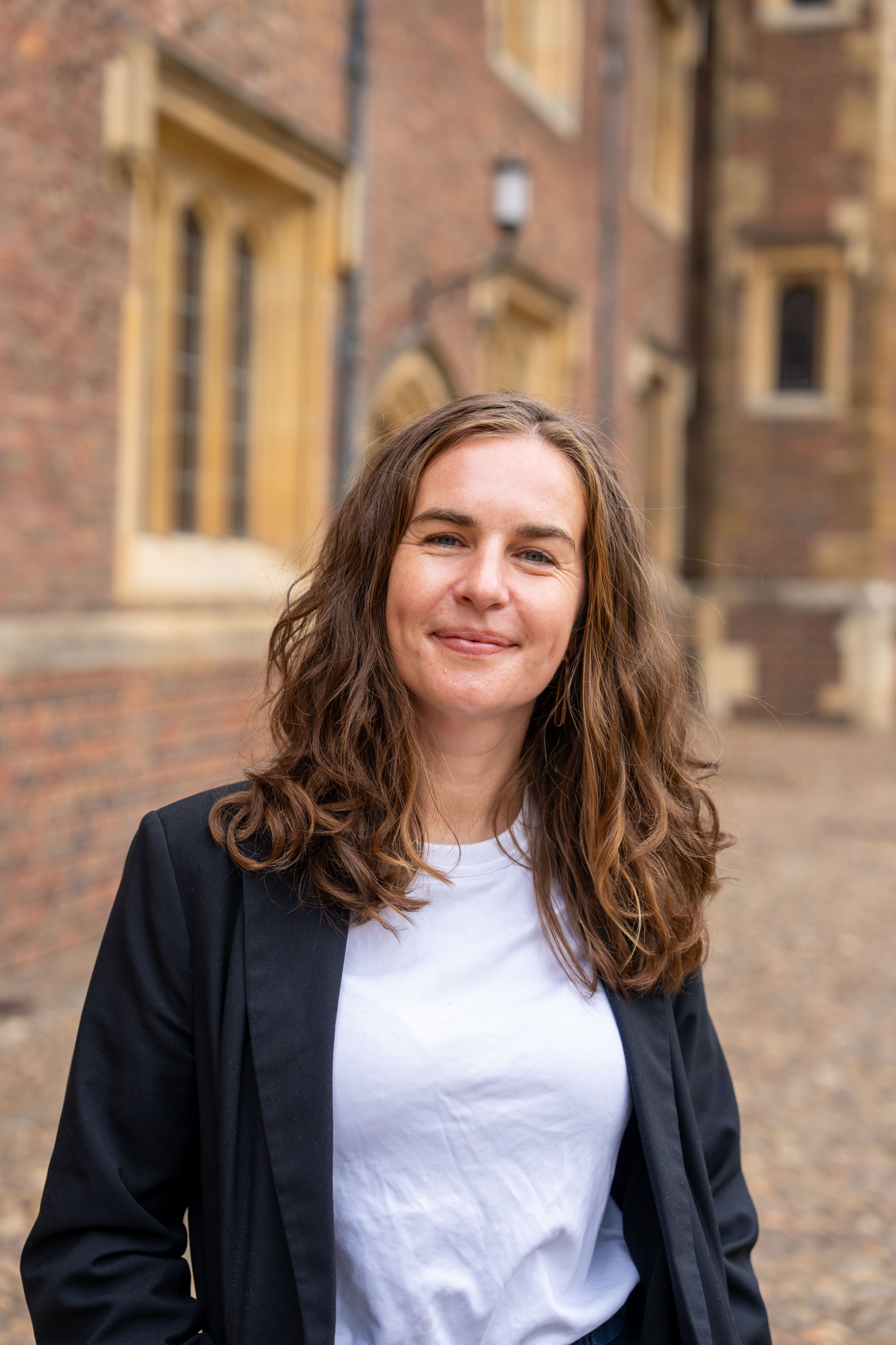 Dr Ruth Abbott